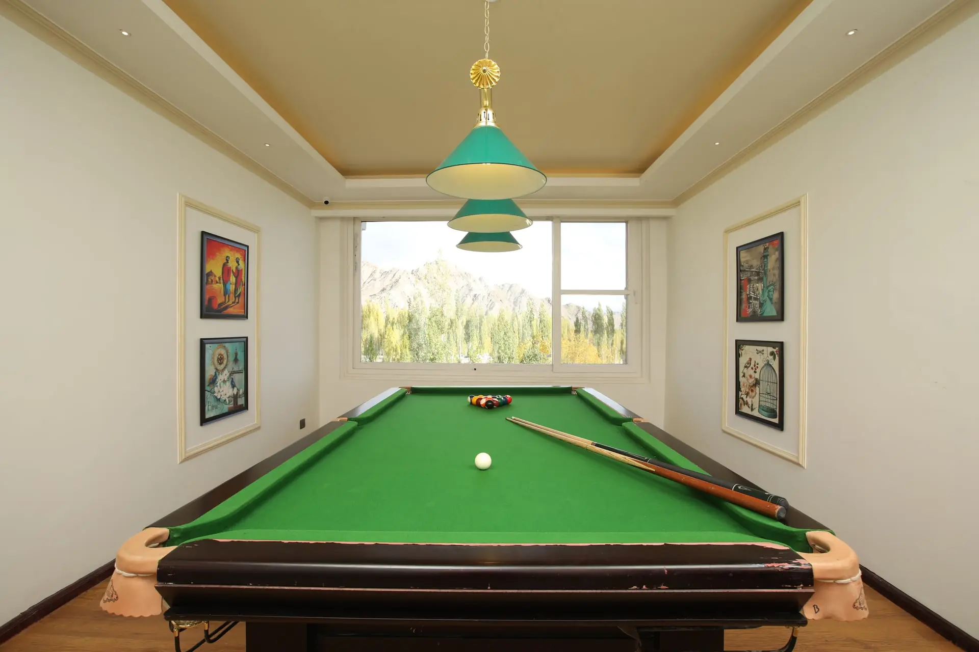 Billiards & Game Salon