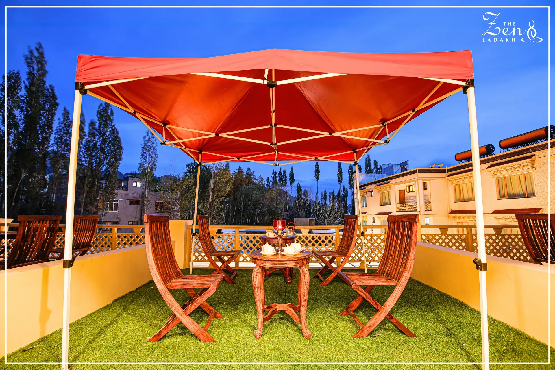 Panoramic Rooftop Terrace Lounge & 360° Mountain Vistas